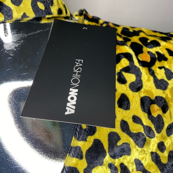 Fashion Nova leopard body suit suede yellow - Picture 3 of 5